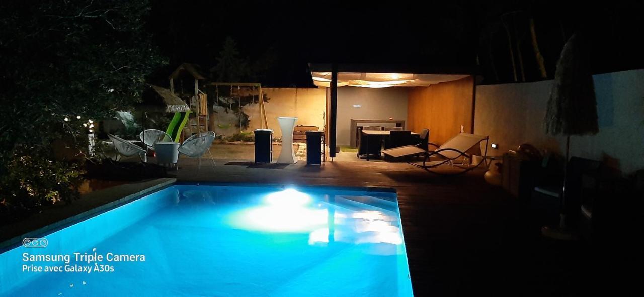 La Cigale Et La Fourmi Apartamento Nîmes Exterior foto