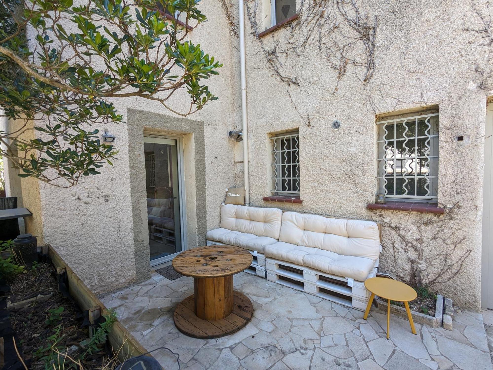 La Cigale Et La Fourmi Apartamento Nîmes Exterior foto