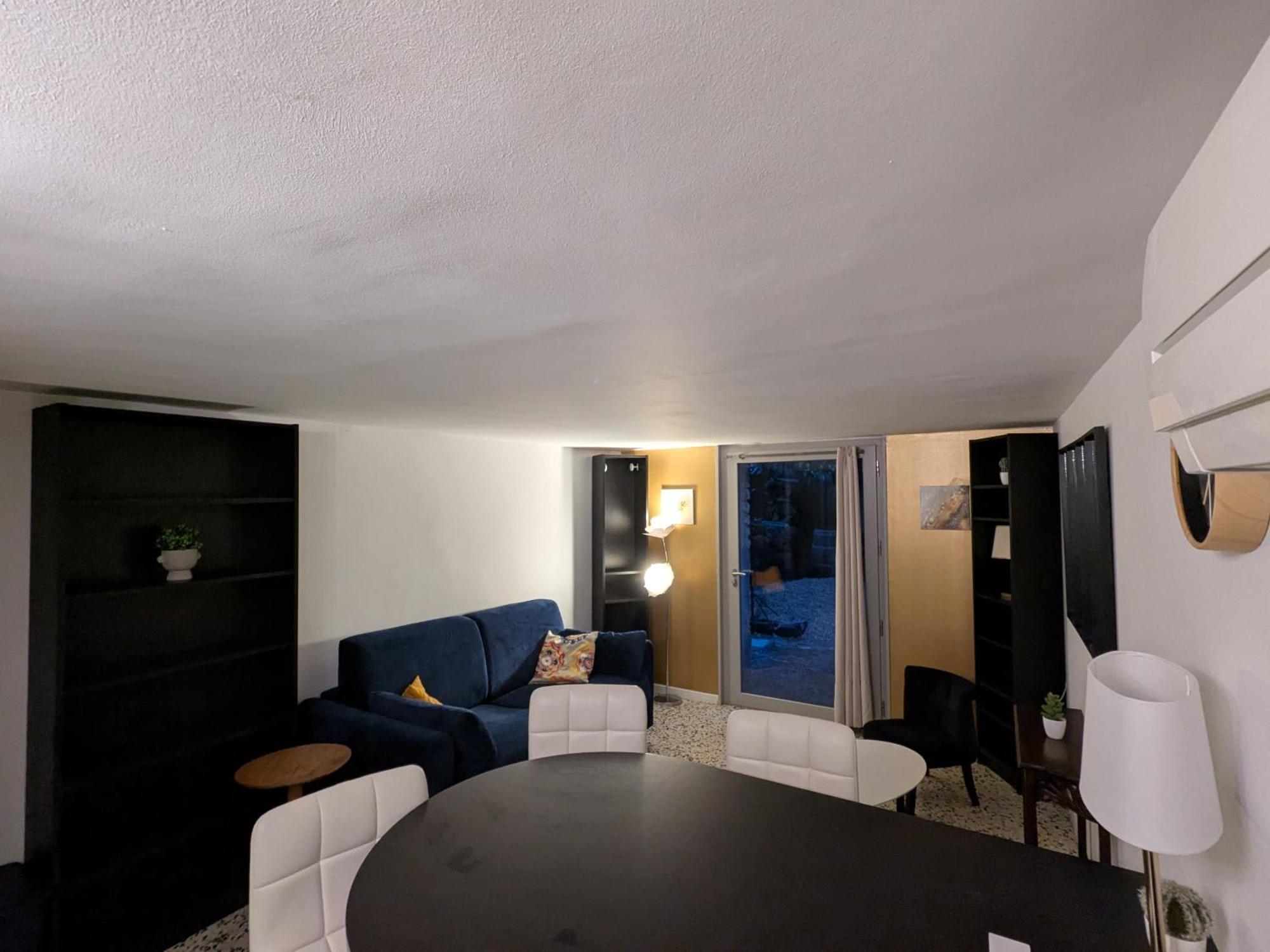 La Cigale Et La Fourmi Apartamento Nîmes Exterior foto