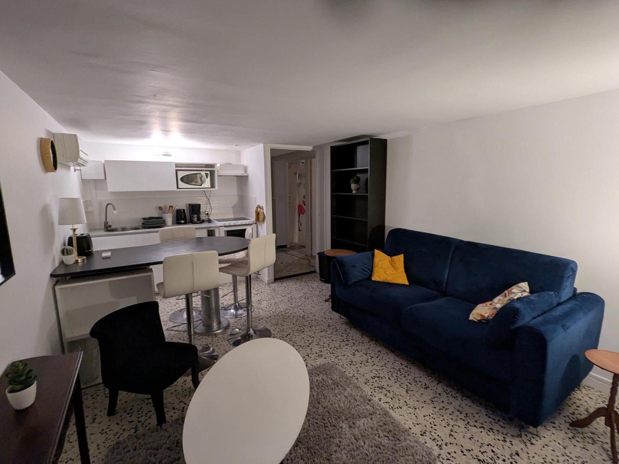 La Cigale Et La Fourmi Apartamento Nîmes Exterior foto